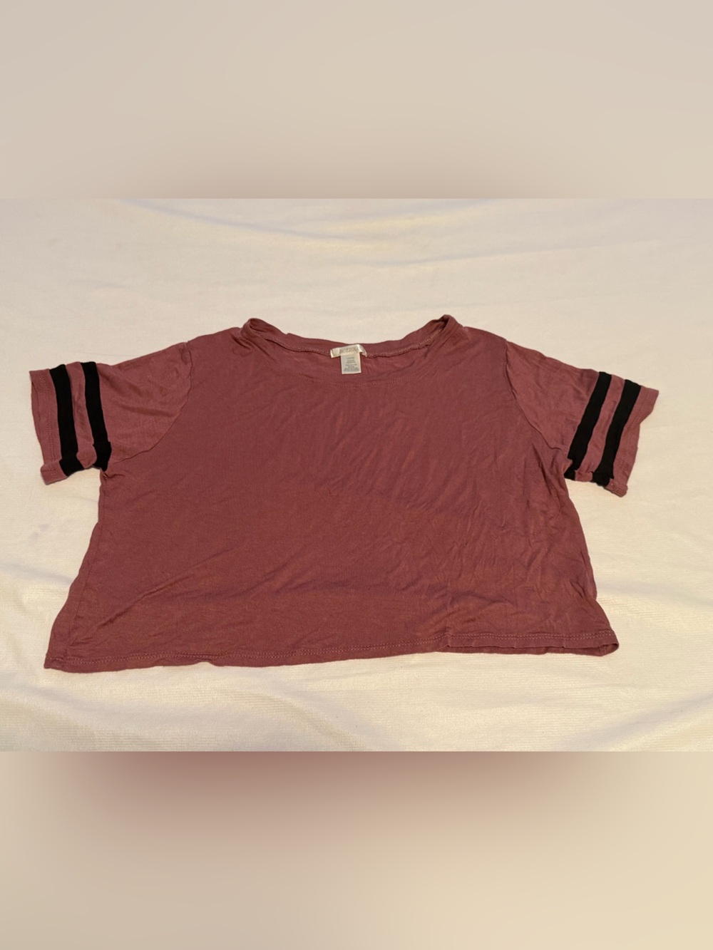 Bozzolo Dusty Rose Short Sleeve Cropped Baseball Tee with Black Sleeve Stripes
